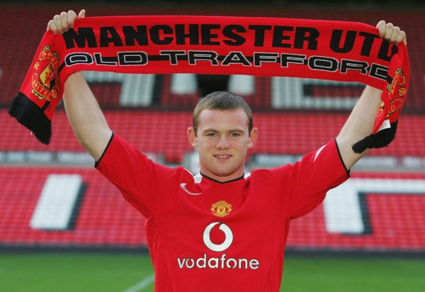 Wayne Rooney signing for Manchester United