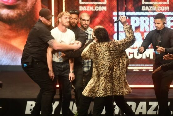 BGUK 2750034 007 Logan Paul and Dillon Danis fight during the final Press Conference in Manchester J