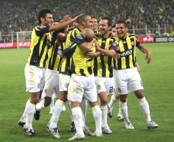 Soccerlens Match of the Week: Fenerbahce 2-0 Galatasaray - Fener Hand Arch-Rivals First League Defeat