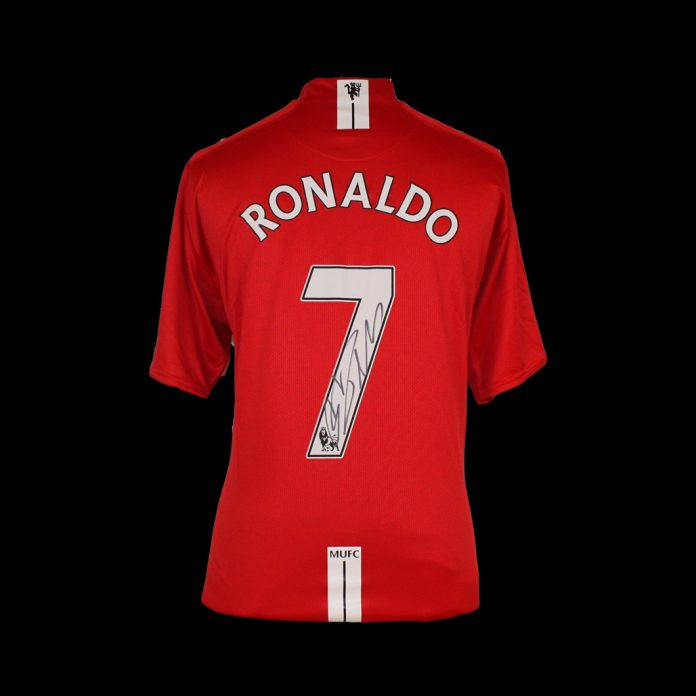 Cristiano_Ronaldo_Signed_ManUtd_08CL_Final_shirt_big