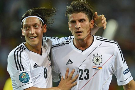 Ruthless Germany looking ominous in early Euro 2012