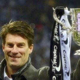 Michael Laudrup lifts FA Cup