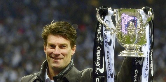 Michael Laudrup lifts FA Cup