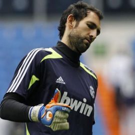 cristiano-ronaldo-626-diego-lopez-real-madrid-goalkeeper-2013