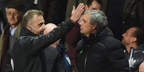 Aston-Villa-v-Chelsea-Jose-Mourinho-sent-off_3101988