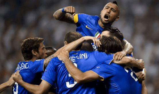 Arturo Vidal Juventus Goal Celebration Real madrid Champions League 2015