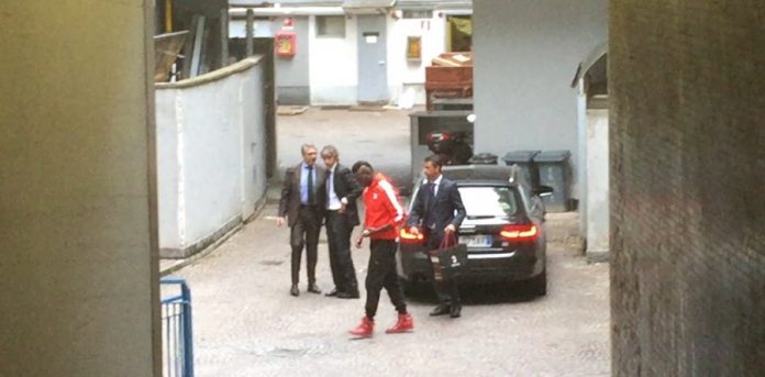 Gianluca Di Marzio: Mario Balotelli arrives for his AC Milan medical