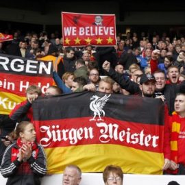 151017153757-liverpool-klopp-banners-super-169