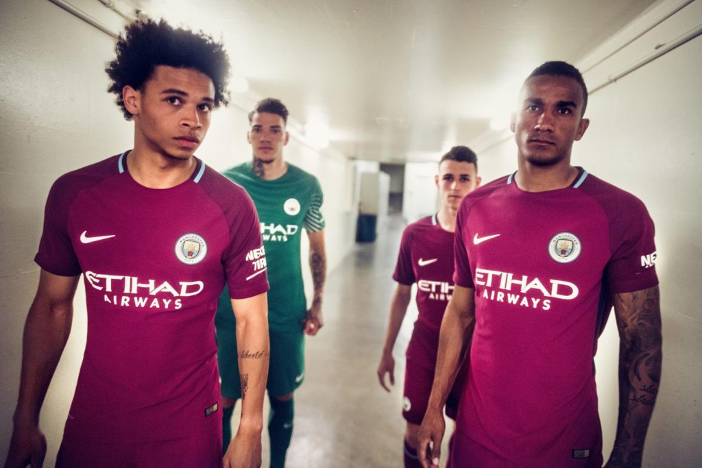 Manchester City Roundup: Negotiations underway for Fernando Reges; 2017/18 away kit launched