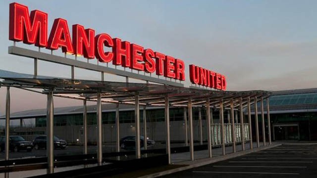Manchester_United_AON_Training_Complex_(Entrance)