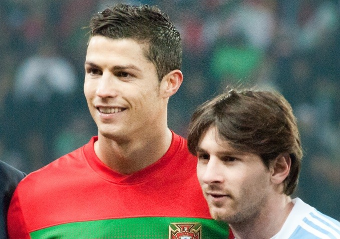 Cristiano Ronaldo (L), Lionel Messi (R)