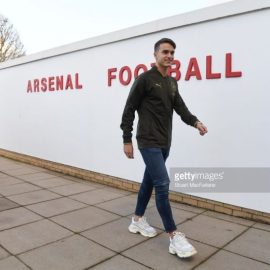 new-signing-denis-suarez-arrives-at-the-arsenal-training-ground-at-picture-id1126424372
