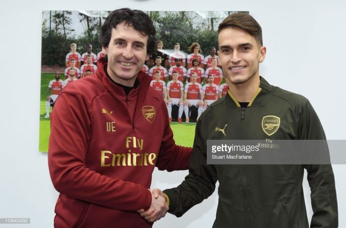 arsenal-new-signing-denis-suarez-with-head-coach-unai-emery-at-london-picture-id1126424292
