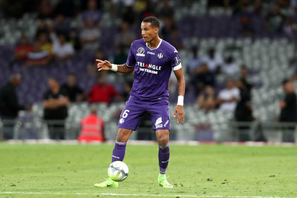 christopher-jullien-of-toulouse-during-the-ligue-1-match-between-fc-picture-id830936172