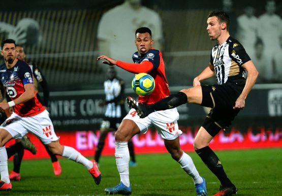 FBL-FRA-LIGUE1-ANGERS-LILLE