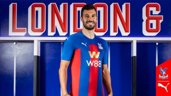 crystal_palace_2020_2021_home_kit_c