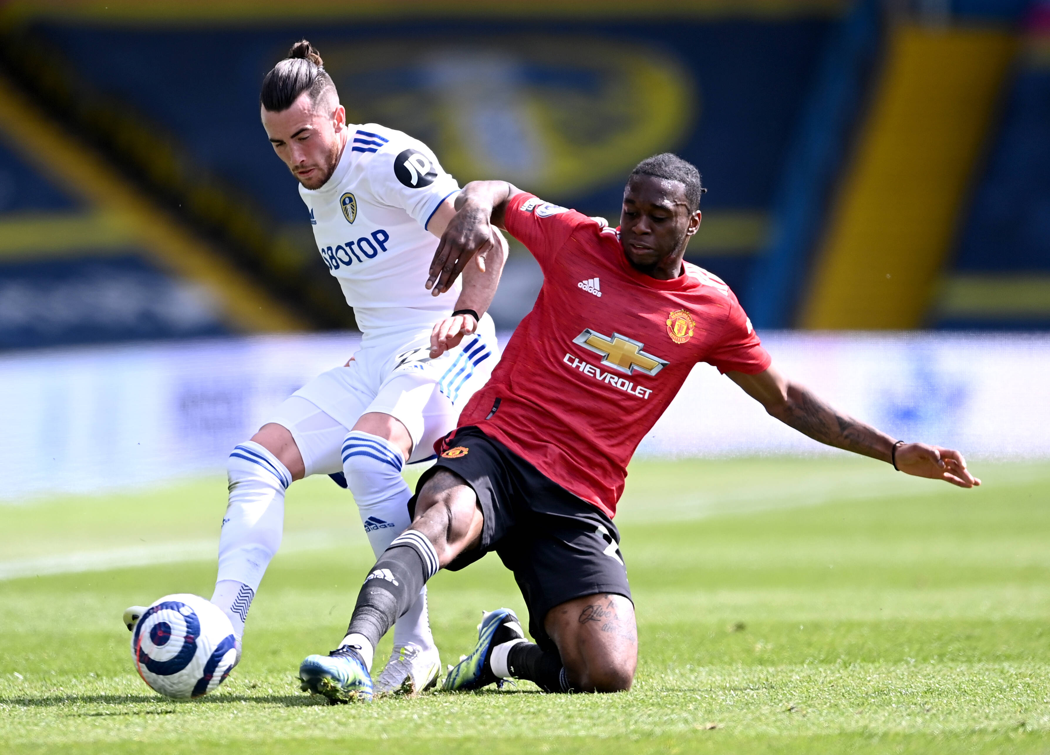 Manchester United fans praise Aaron Wan-Bissaka's display vs Leeds United | Sportslens.com
