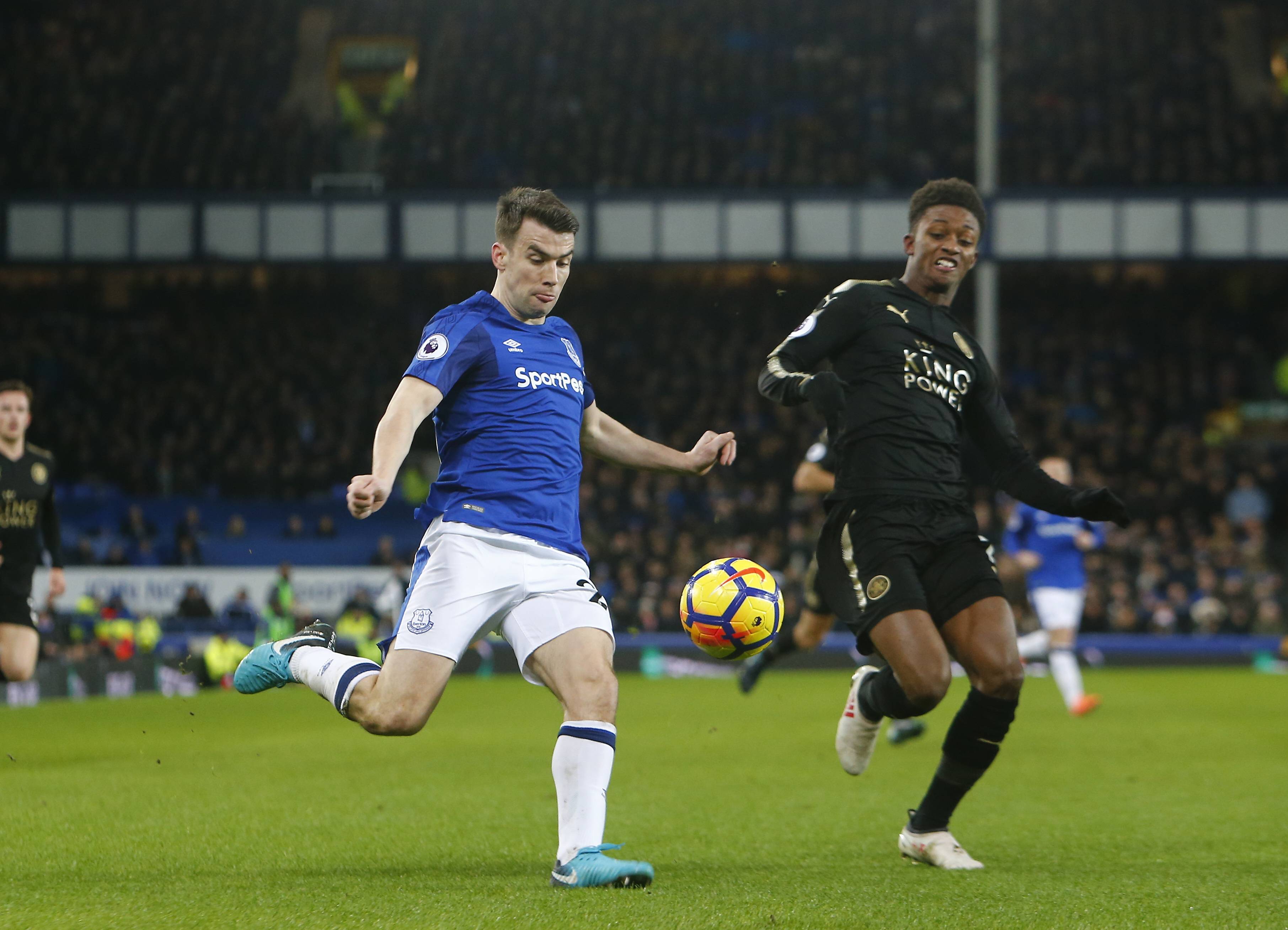 Riyad Mahrez and Jesse Lingard react to Demarai Gray joining Everton | Sportslens.com