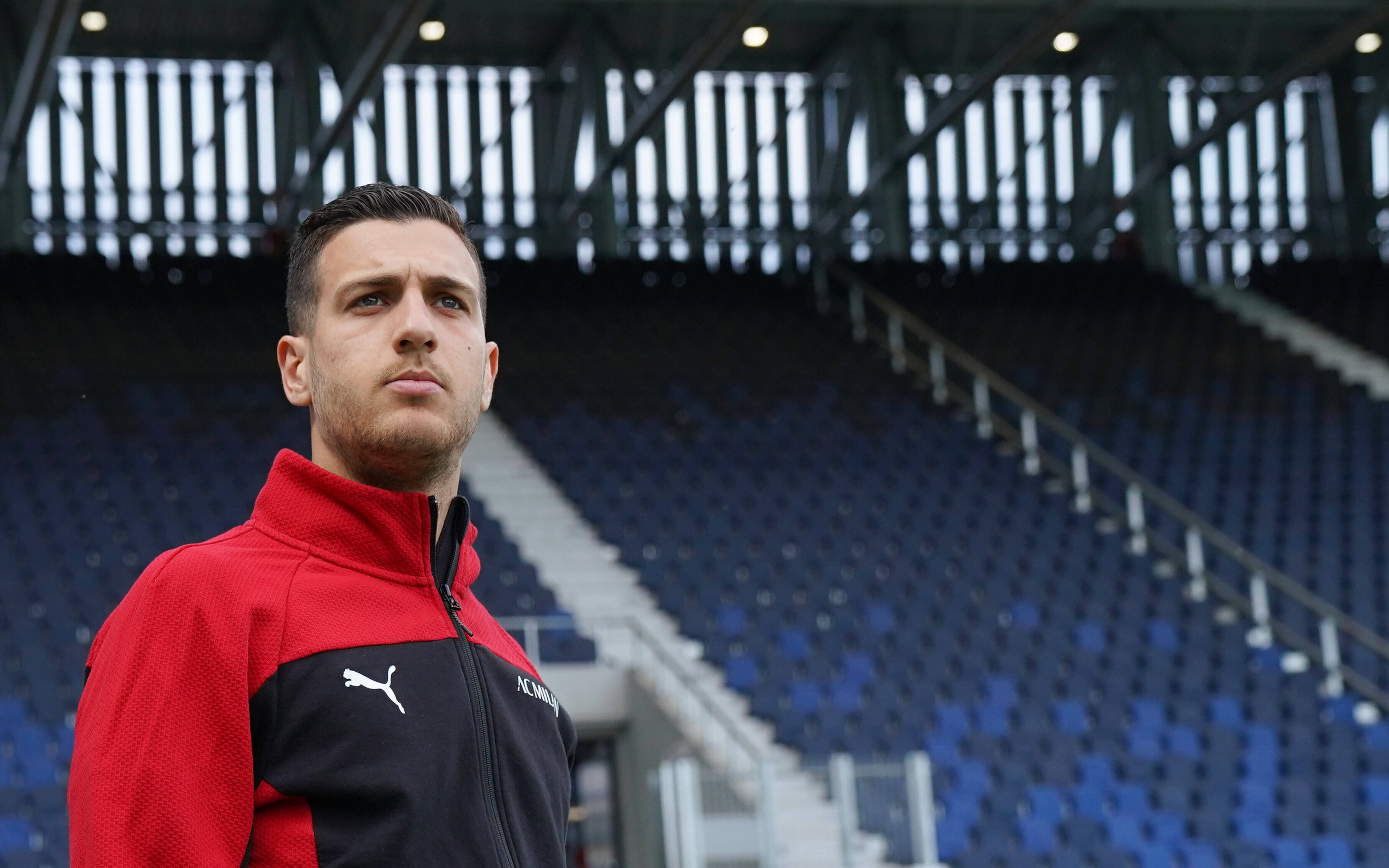 Manchester United decide to keep Diogo Dalot amid Borussia Dortmund interest | Sportslens.com