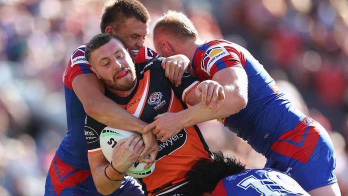 Newcastle Knights vs Wests Tigers in NRL