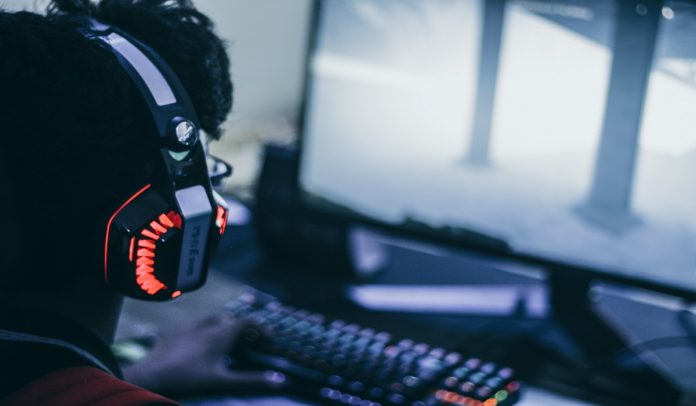 Proffesional game streaming revenues in 2023-SportsLens.com