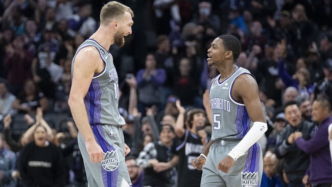 rsz domantas sabonis de aaron fox usa