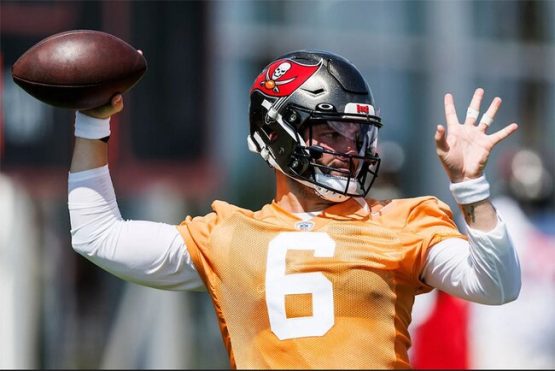 rsz mayfield baker bucs ota command throw