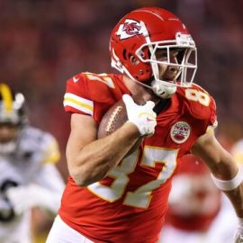 rsz https cdncnncom cnnnext dam assets 220117111951 travis kelce