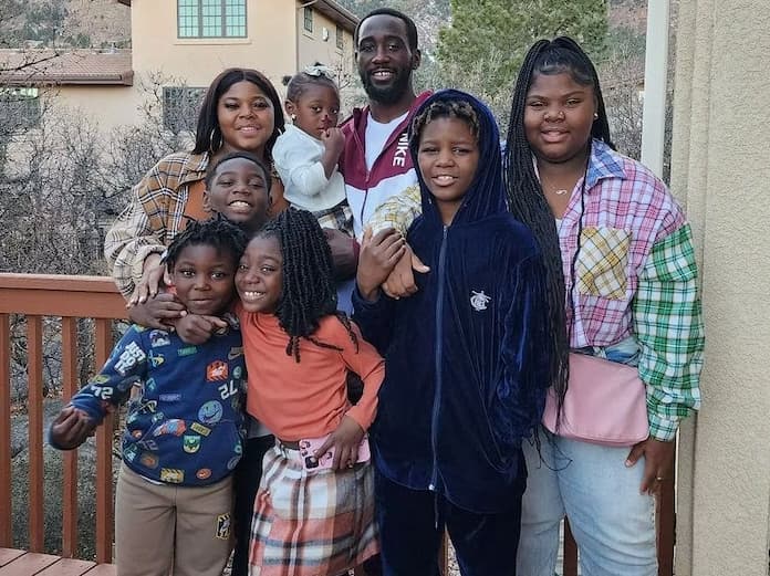 Terence Crawford with girlfriend Alindra Person and their six kids