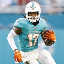 Jaylen Waddle Dolphins pic