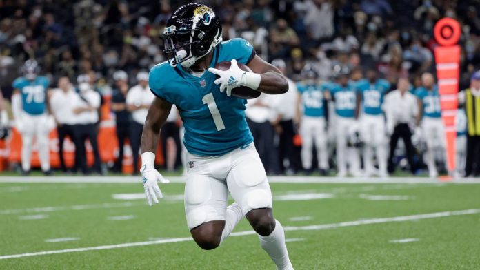 Jaguars News: Doug Pederson Suggests '1600-1700' Yards for Travis