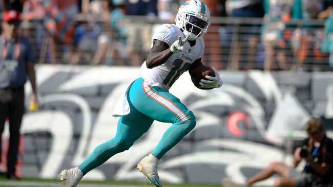 rsz tyreek hill touchdown peace sign miami dolphins