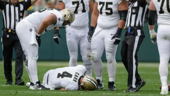 Derek Carr Saints injury pic