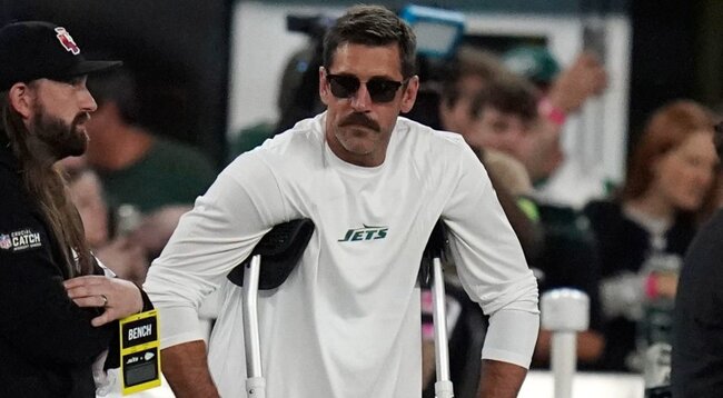 rsz new york jets quarterback aaron rodgers 8 looks on from the sidelines 1040x572 1