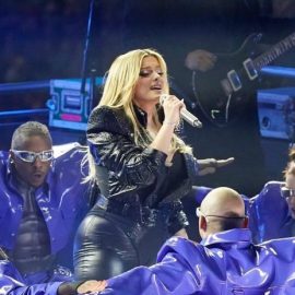 Bebe Rexha sizzles while performing halftime at Detroit Lions 1