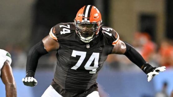 Dawand Jones Browns pic