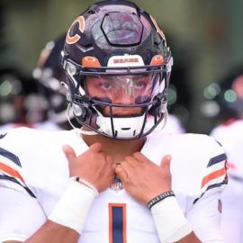 Justin Fields Bears pic