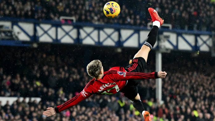 Cristiano Ronaldo uploads Instagram photo of overhead kick in Al Nassr  debut but fans point out ex-Manchester United star's post is not all it  seems