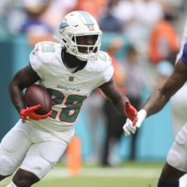 rsz dolphins rookie running back devon achane being evaluated for knee injury