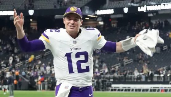 Nick Mullens Vikings pic