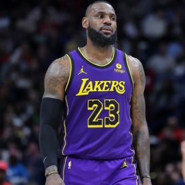 rsz people clown lebron james for brushing extremely 5 6365 1704479431 9 dblbig