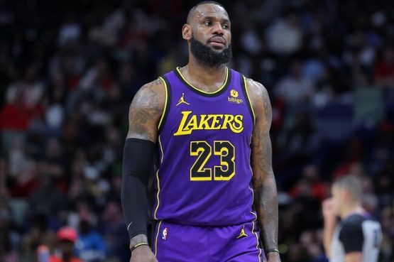 rsz people clown lebron james for brushing extremely 5 6365 1704479431 9 dblbig