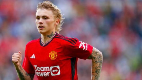 Manchester United Sold Isak Hansen Aaroen