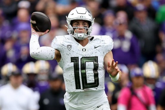 Bo Nix Oregon pic