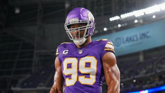 Danielle Hunter Vikings pic