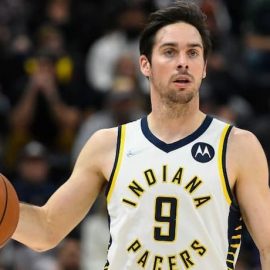 T.J. McConnell Pacers pic