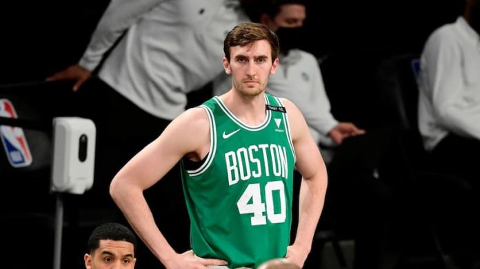 Celtics’ Luke Kornet sustained a left wrist injury in Game 2 of the Eastern Conference Finals thumbnail