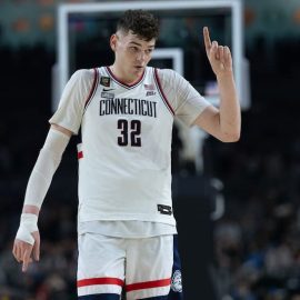 Donovan Clingan UConn pic