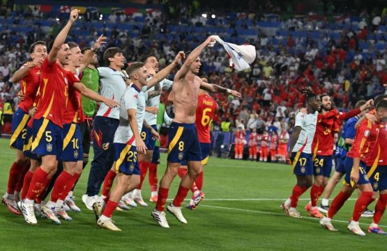 Spain Reach EURO Final