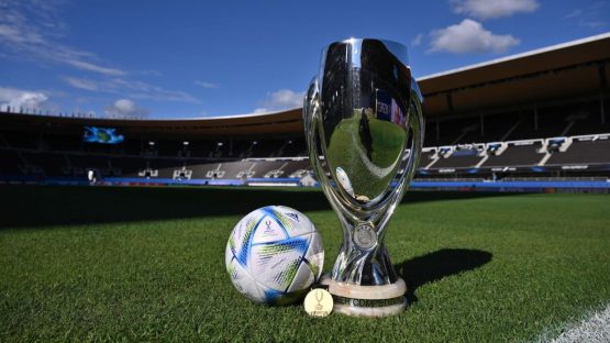 UEFA Super Cup Trophy Picture